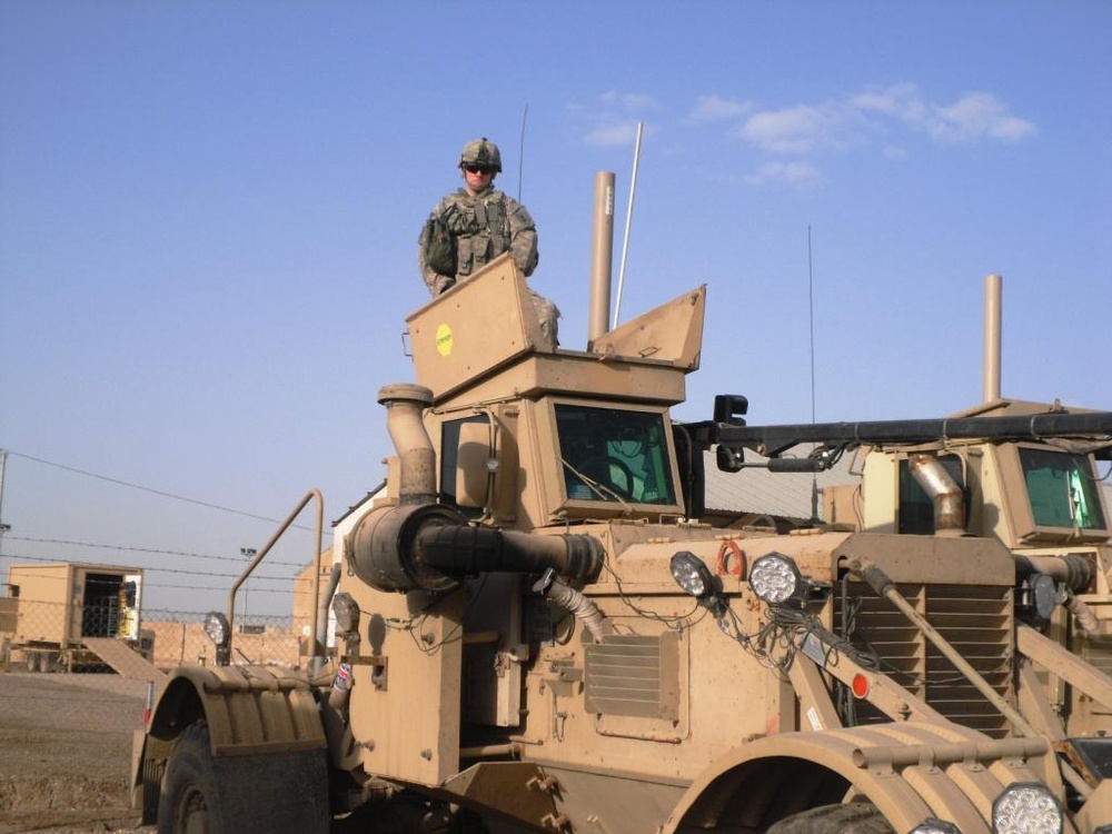 'Venom' Company, 9th Iraqi Army Division Soldiers conduct route clearance in Baghdad