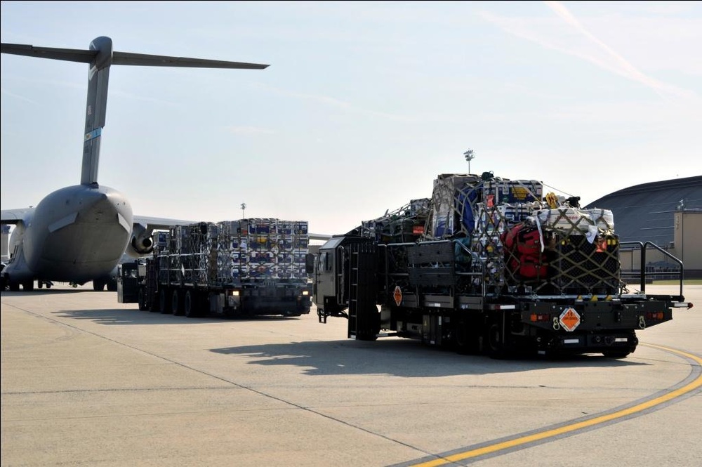 Mobility Airmen deliver search and rescue teams to Japan