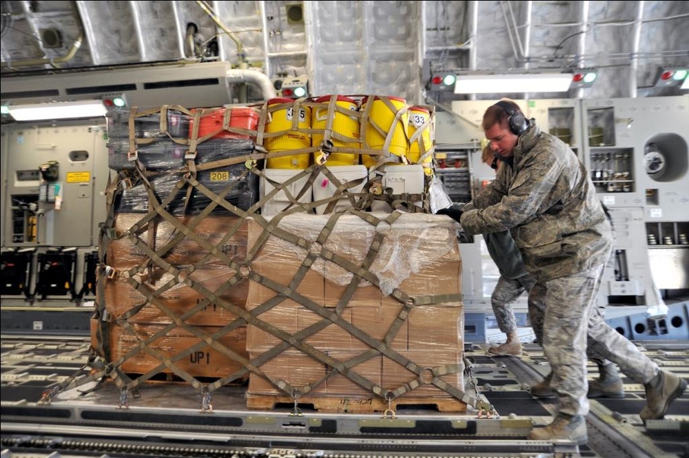 Mobility Airmen deliver search and rescue teams to Japan