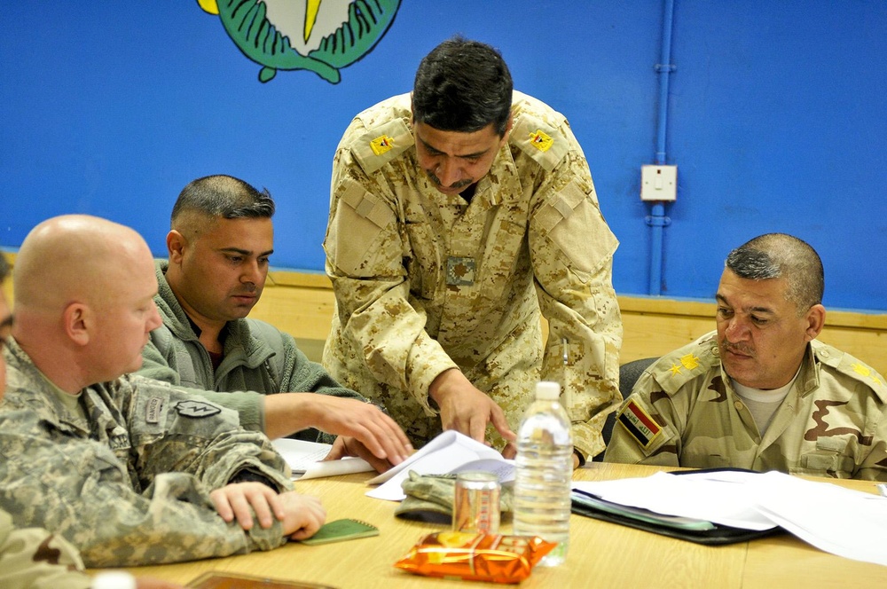 Tadreeb al Shamil takes training to upper echelons  U.S. and Iraqi forces educate staff officers