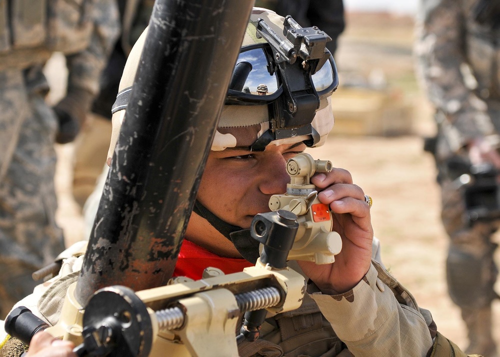 Iraqi mortar platoon tests firing skills