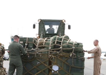 Operation Tomodachi: 7th Comm Battalion delivers critically-needed supplies