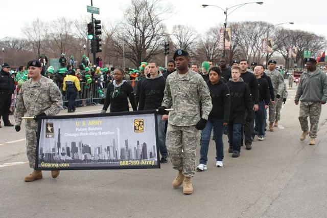 Chicago Recruiting Battalion marches with Illinois National Guardsman &amp; Future Soldiers