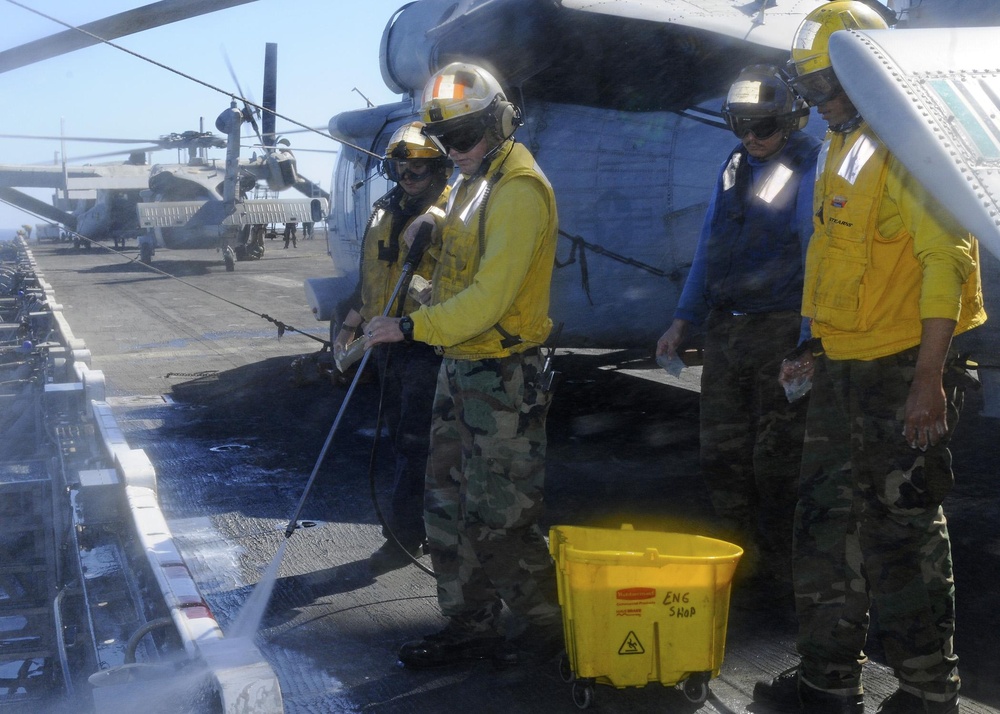 Life Aboard USS Kearsarge Underway