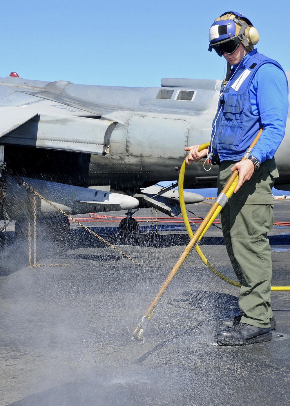 Life Aboard USS Kearsarge Underway