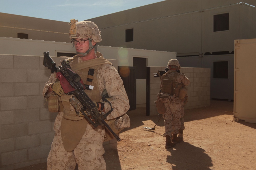 Marines train to counter IED threats