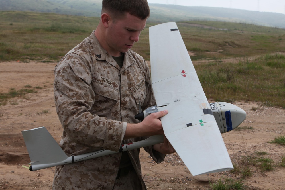 1st ANGLICO completes Raven UAV training