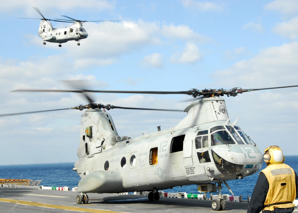 CH-46E Sea Knight Helicopter