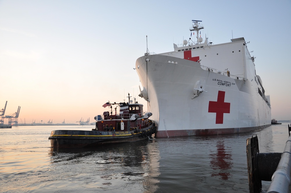 USNS Comfort Departs Baltimore