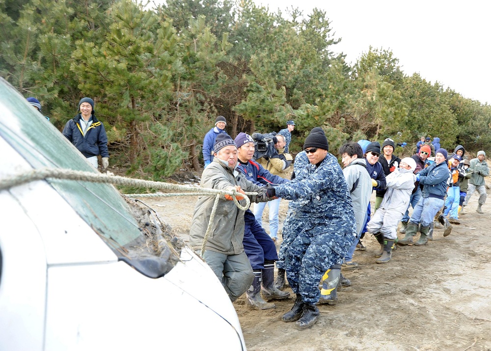 Misawa Fishing Port Clean-up