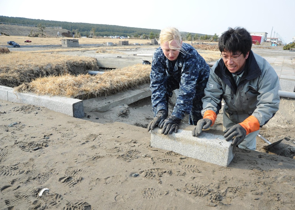 Misawa Fishing Port Clean-up