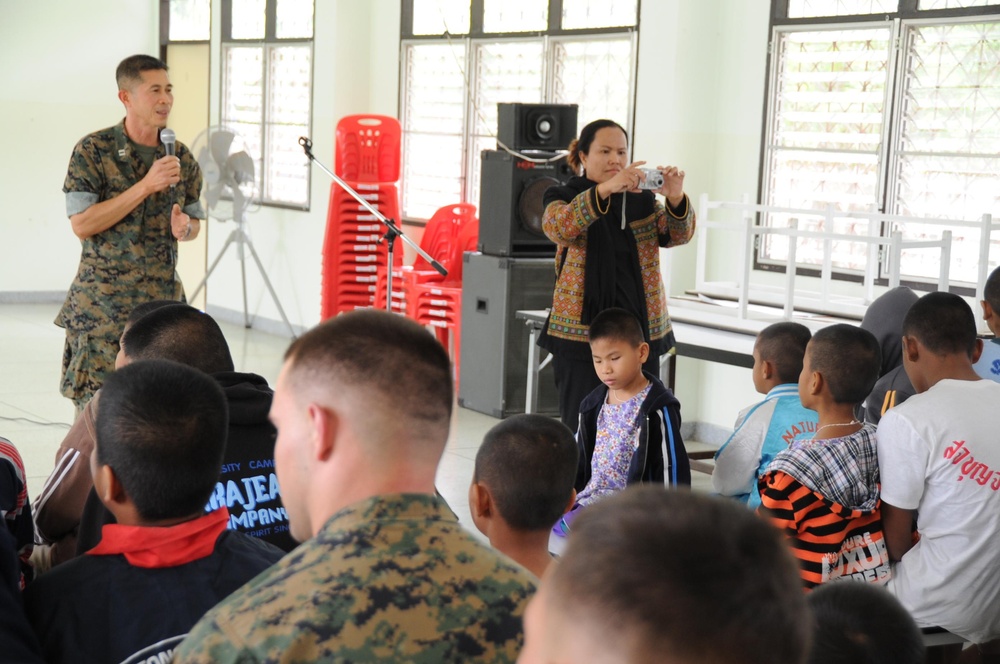 Cope Tiger 2011 Marines Help Students Gain In-Sight