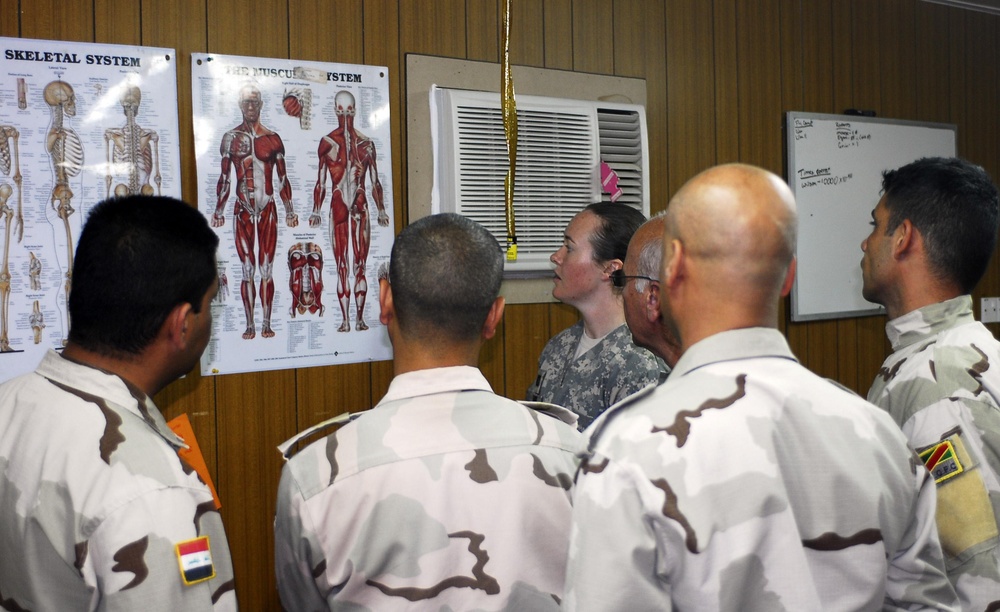‘Dagger’ Brigade Soldiers train Iraqi Army Medical Field Unit on physical therapy, pharmacy ops