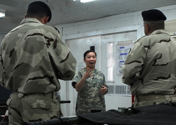 ‘Dagger’ Brigade Soldiers train Iraqi Army Medical Field Unit on physical therapy, pharmacy ops