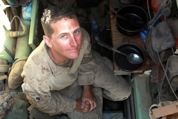 Mobile homes – 3rd LAR Marines cram comforts into life on the road