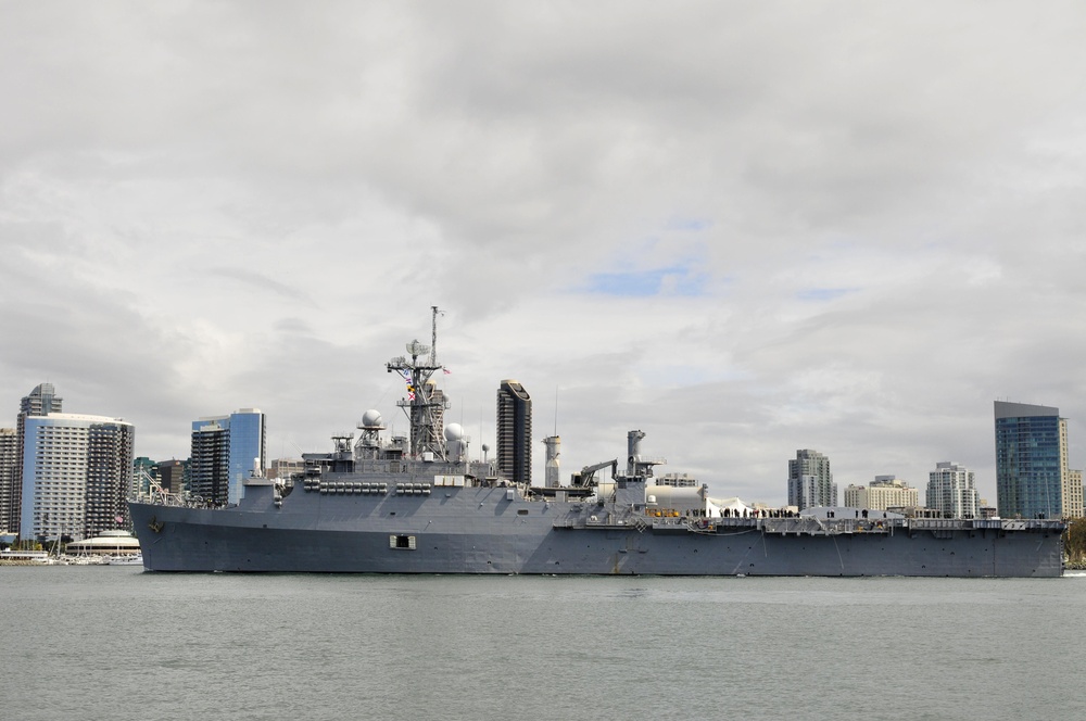 USS Cleveland departs San Diego