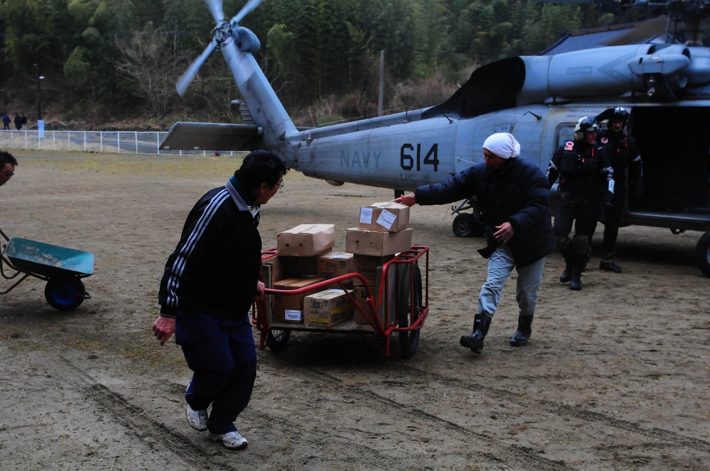 DVIDS - Images - Unloading supplies in Japan [Image 2 of 7]