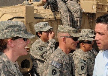 Congressional delegation visits US Division-South in Basrah