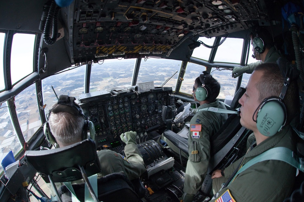 Yokota C-130 delivers Borax to JASDF