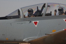 IqAF instructor pilot begins training students