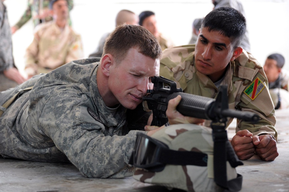 Dropping Dimes: ‘Golden Dragons’ train 12th IA Division Soldiers to use M-16 rifles
