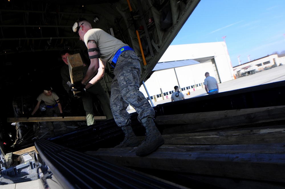 Airmen Support Joint Task Force Odyssey Dawn