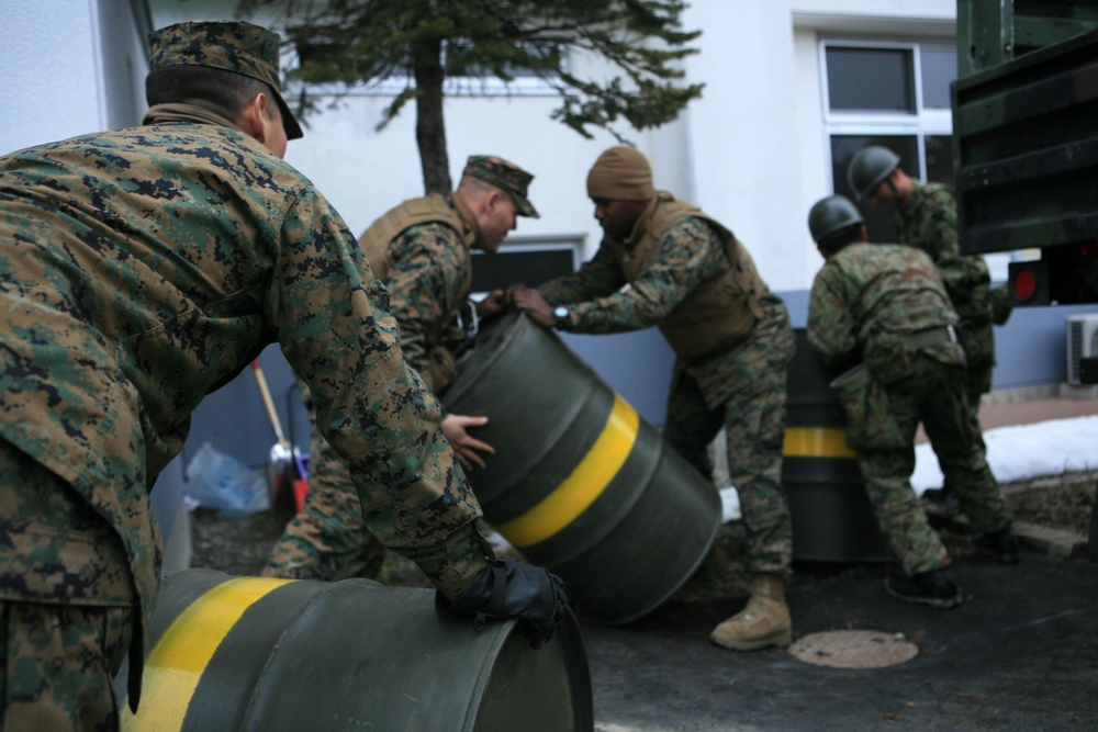 Mechanic helps deliver heating fuel during Operation Tomadachi