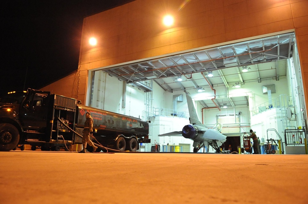 F-16 Defueled for Maintenance