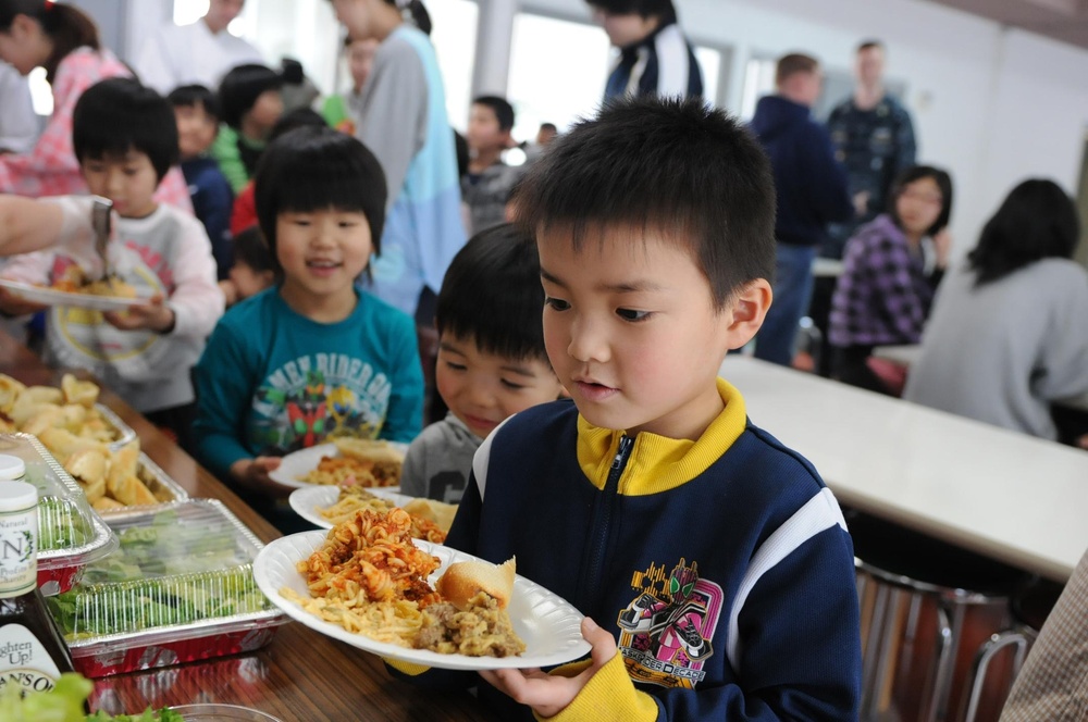 Misawa Sailors, Airmen Provide Assistance to Child Center