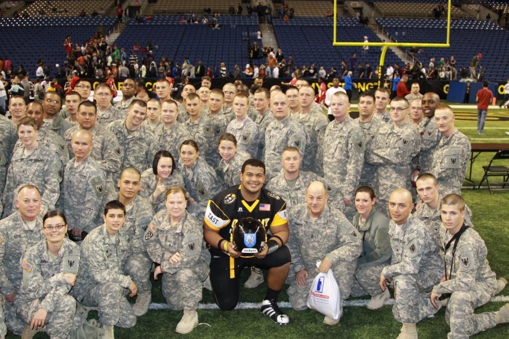 High School Football Star Gives Prized Deployment Gift