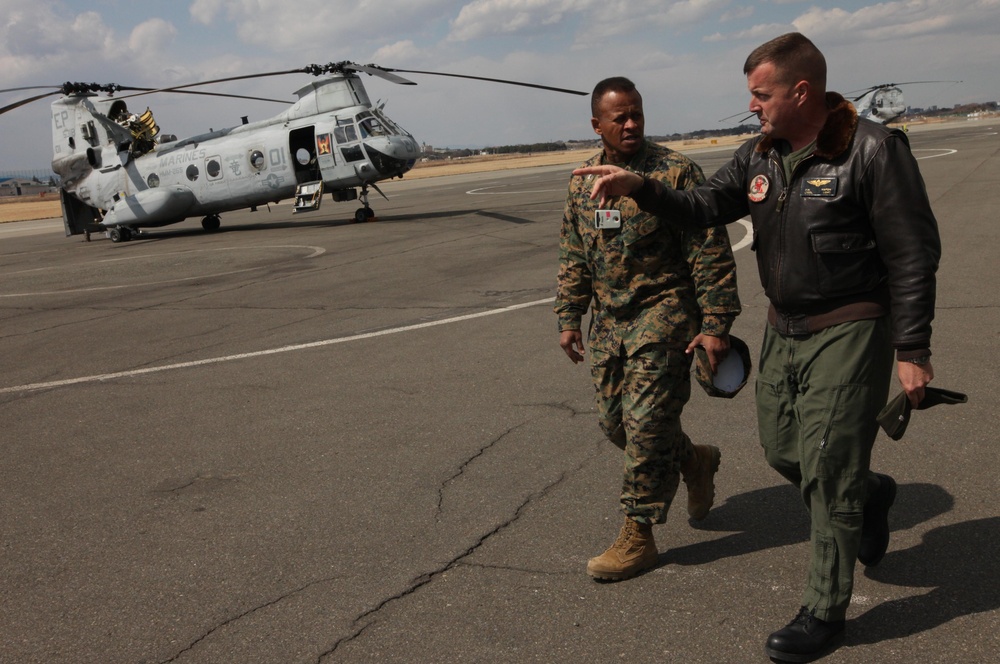 Col. Timberlake observes Atsugi efforts