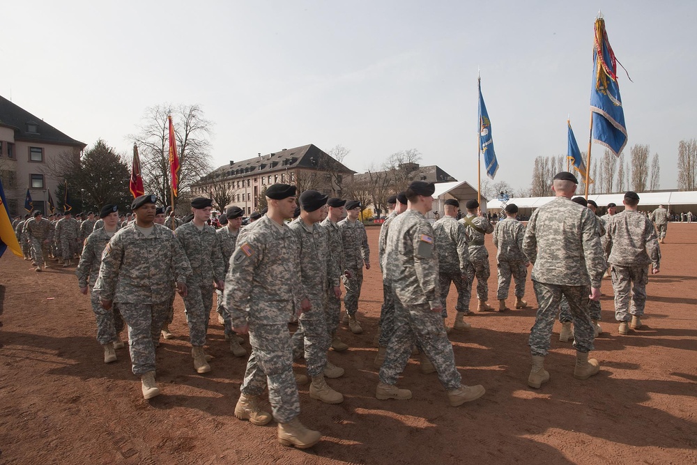 Lt. Gen. Hertling formally assumes command of USAREUR