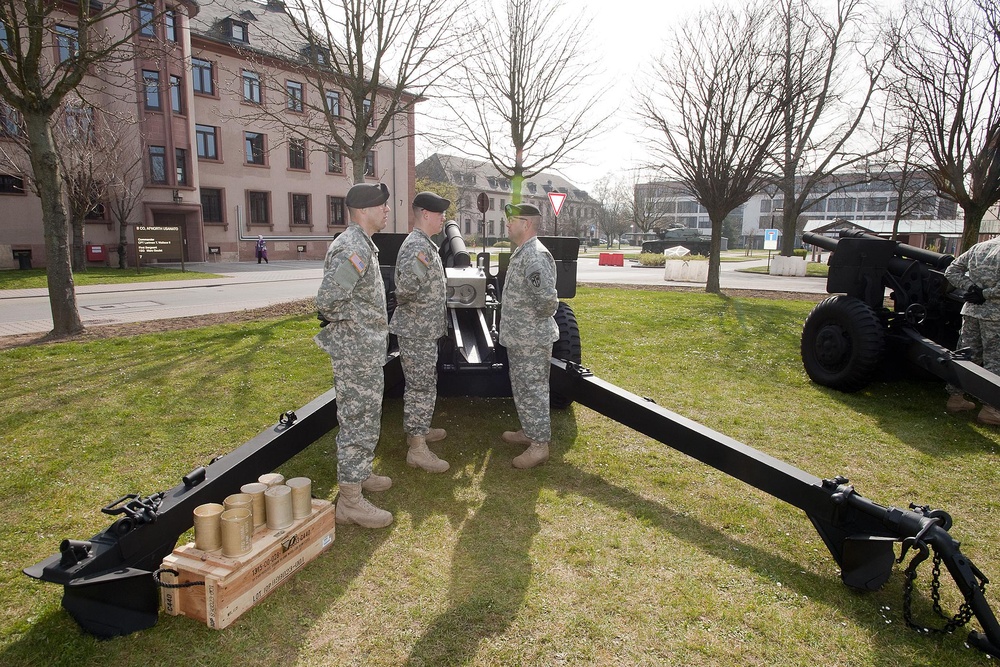 Lt. Gen. Hertling formally assumes command of USAREUR