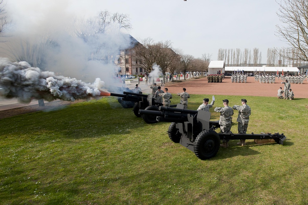 Lt. Gen. Hertling formally assumes command of USAREUR