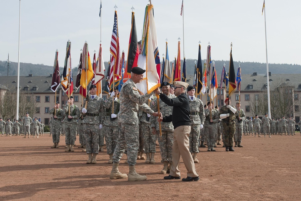 Lt. Gen. Hertling formally assumes command of USAREUR