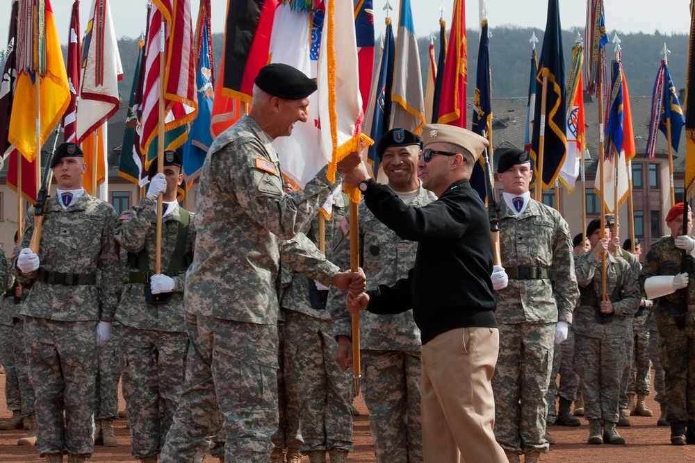 Lt. Gen. Hertling formally assumes command of USAREUR