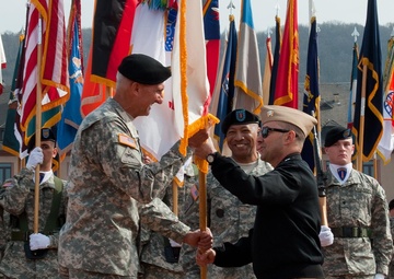 Lt. Gen. Hertling formally assumes command of USAREUR