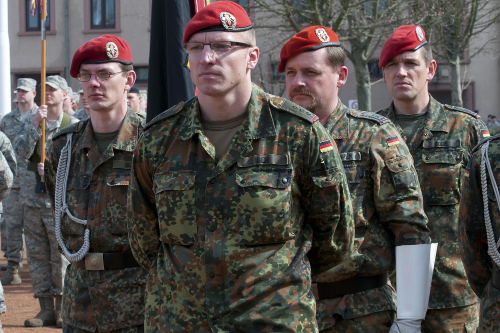 Lt. Gen. Hertling formally assumes command of USAREUR