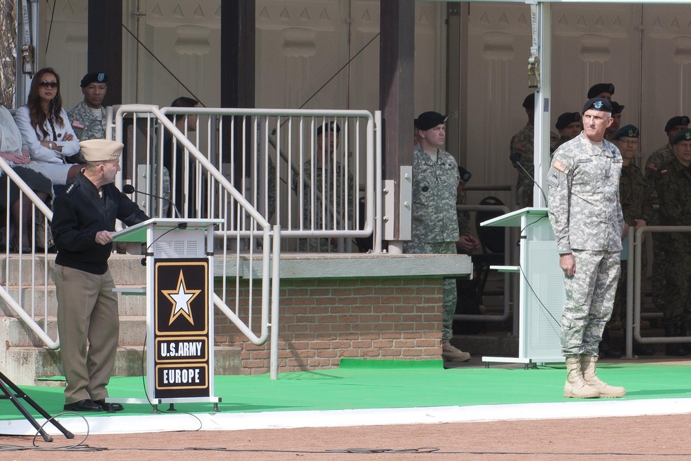 Lt. Gen. Hertling formally assumes command of USAREUR