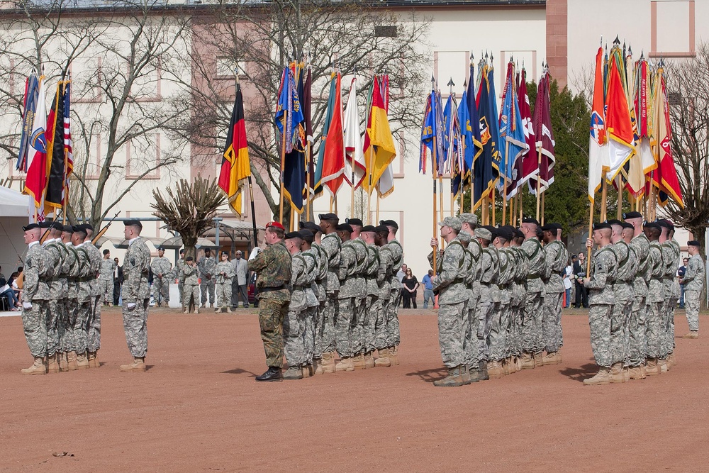 Lt. Gen. Hertling formally assumes command of USAREUR