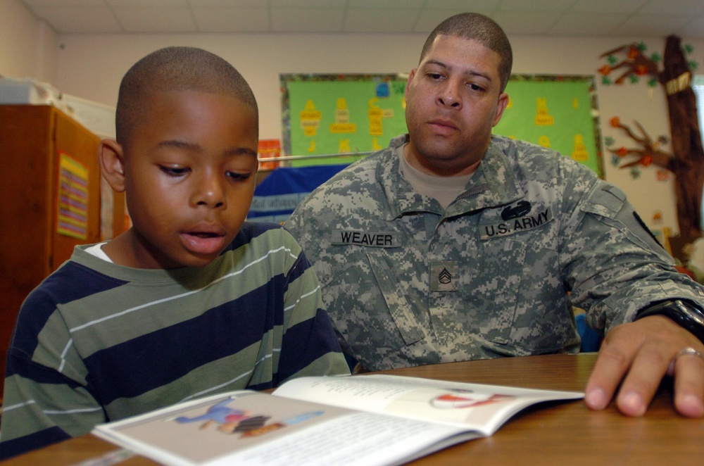 Reading family affair for Fort Hood soldier