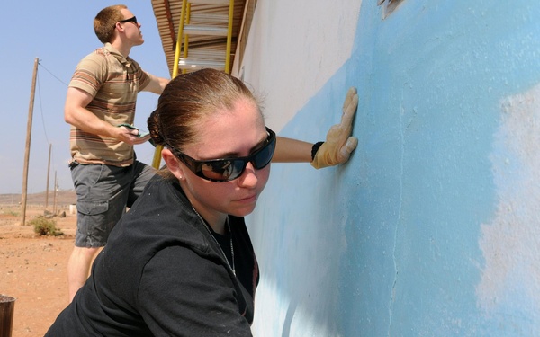 Volunteers scour Djiboutian school
