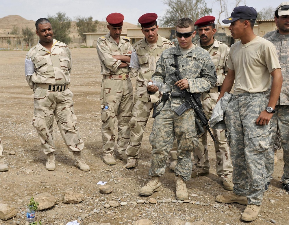 Tadreeb al Shamil provides education opportunities for Iraqi Army, US Soldiers