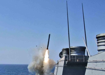 USS Barry fires Tomahawk missiles