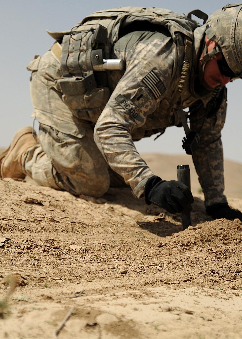 Engineers keep roads safe in Zabul province