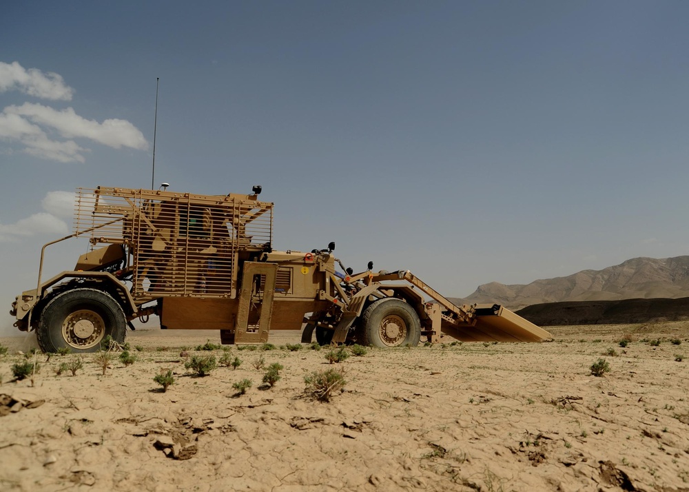 Engineers keep roads safe in Zabul province