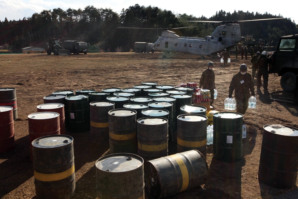 Marines, JSDF deliver needed supplies