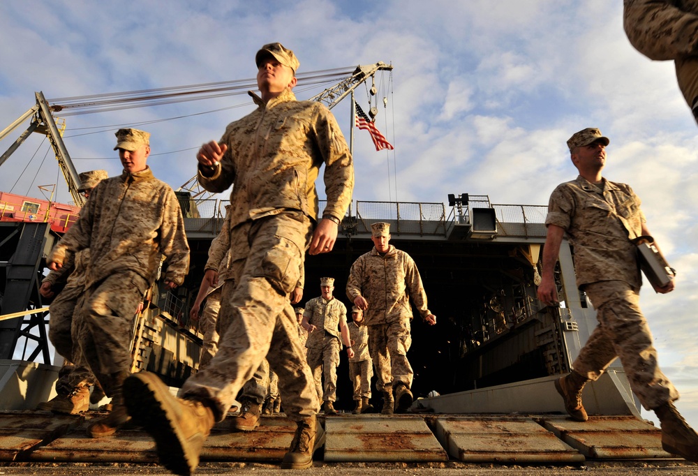 22 MEU Aboard the USS Whidbey Island