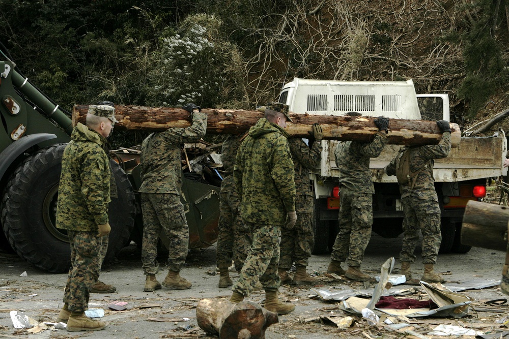 Japan's Road to Recovery: III MEF CG visits island of Oshima