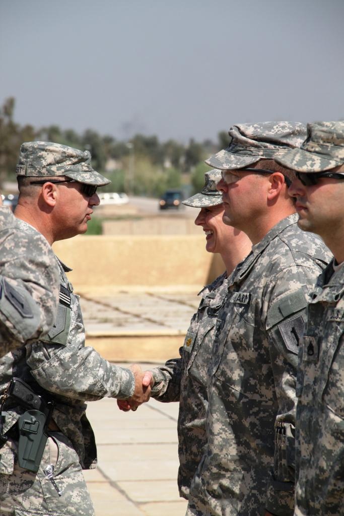 ‘Dagger’ Brigade Soldiers receive Combat Badges, Purple Heart